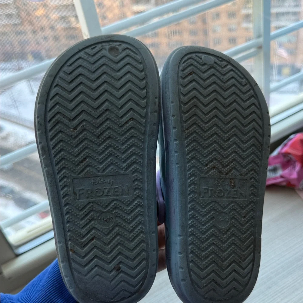 Disney Frozen Kids Slippers - Light Blue and Lavender 11/12